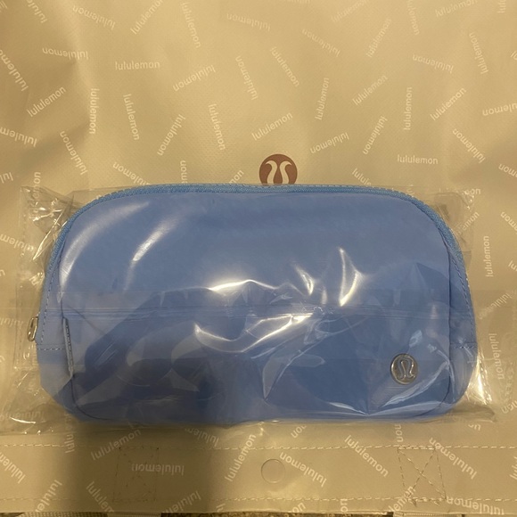 LULULEMON AERO BLUE 1L BELT BAG - Picture 11 of 12